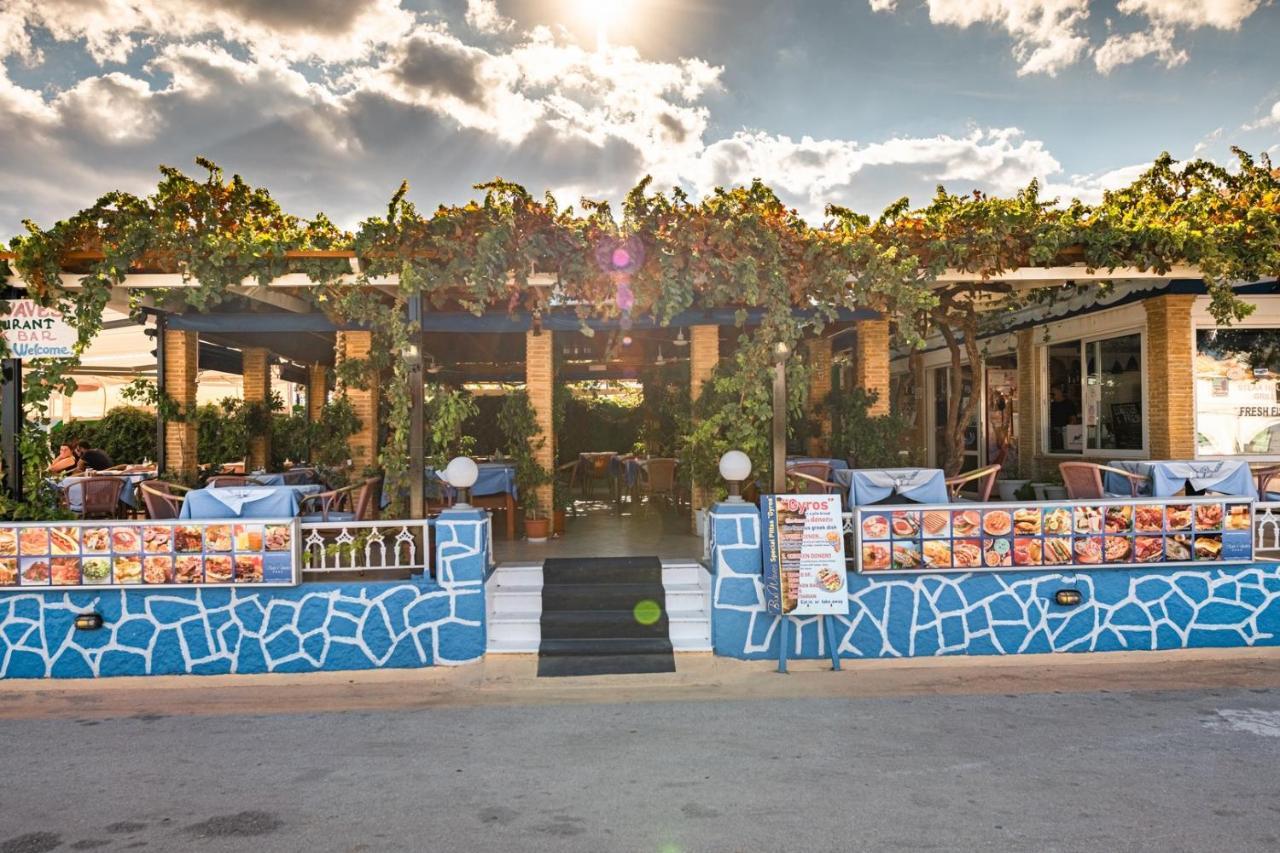 Bluewaves Aparthotel Laganas Bagian luar foto