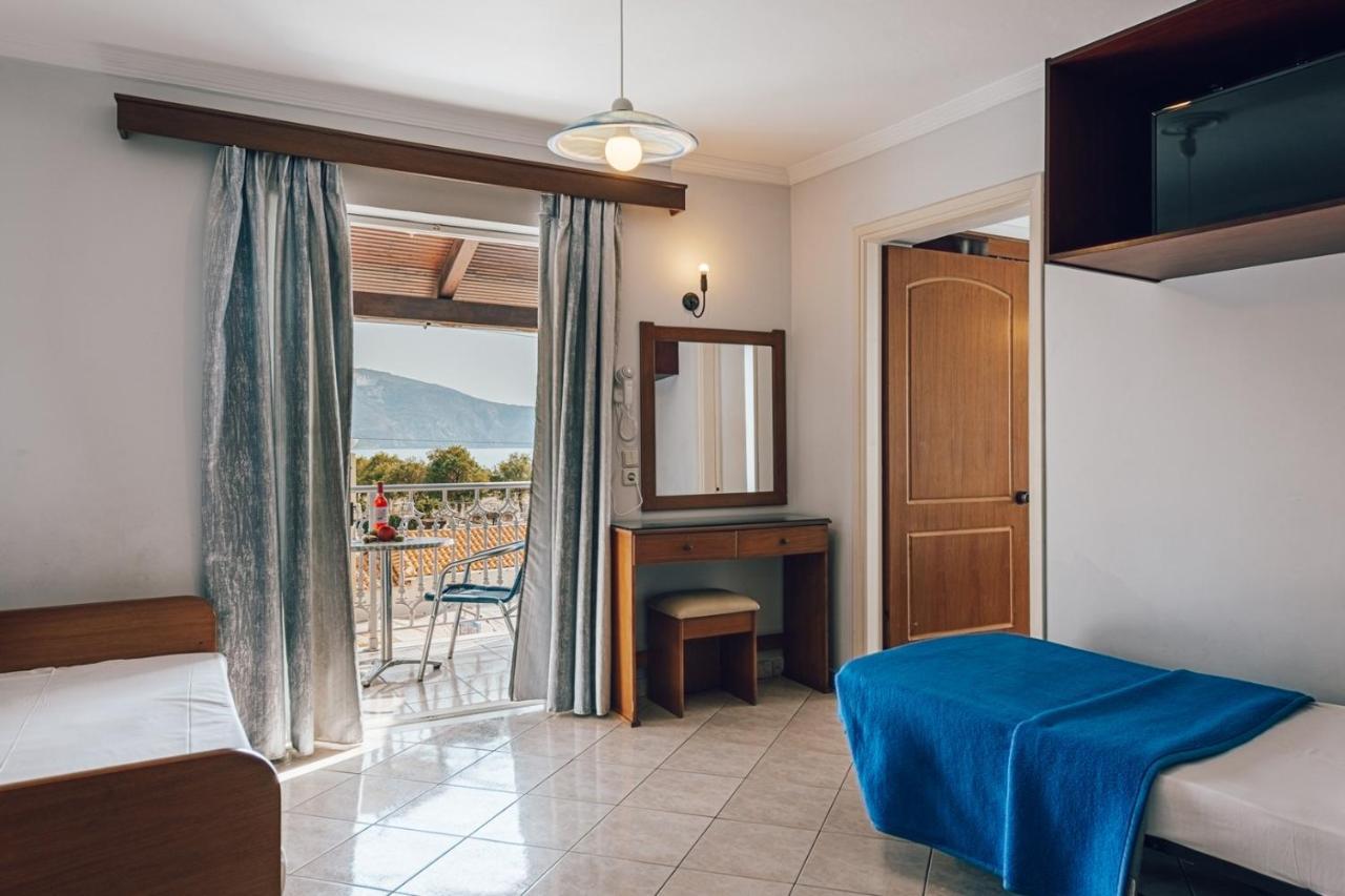 Bluewaves Aparthotel Laganas Bagian luar foto